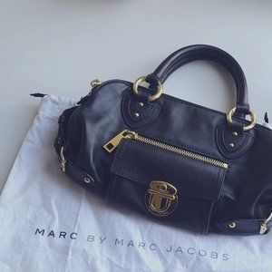 Excellent Condition Authentic Marc Jacobs Black Leather Purse w/ Dustbag